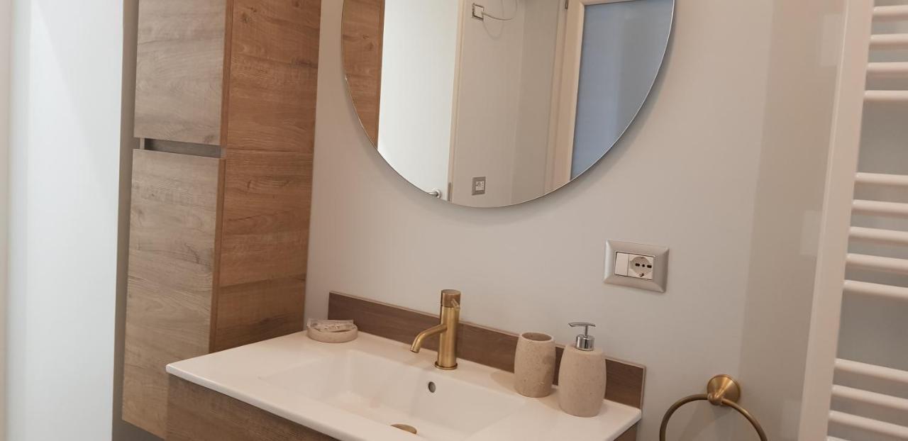 Casa Rosamari - Su Lago Di Posta Fibreno, Appartamento Con Camino Extérieur photo