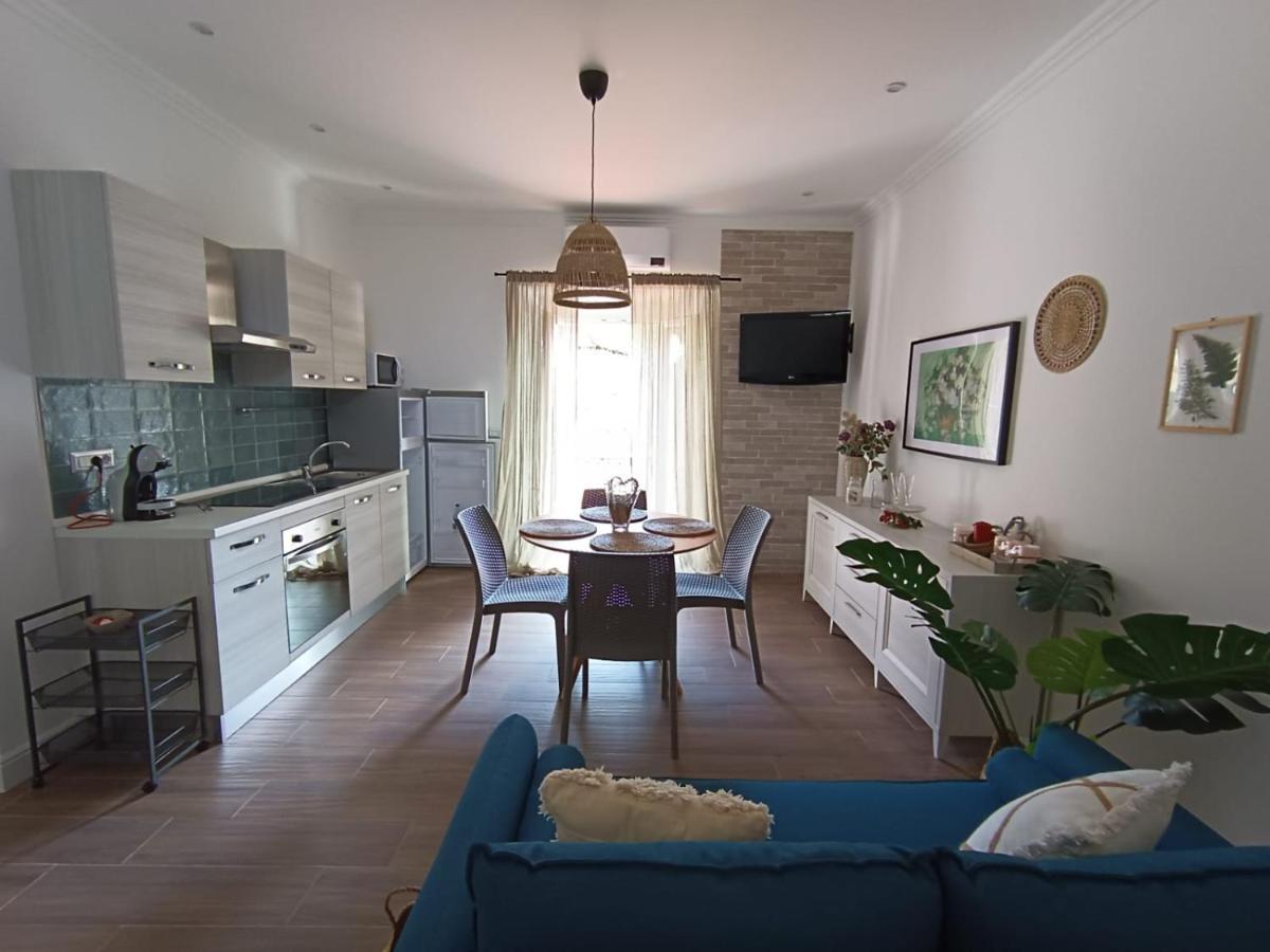 Casa Rosamari - Su Lago Di Posta Fibreno, Appartamento Con Camino Extérieur photo