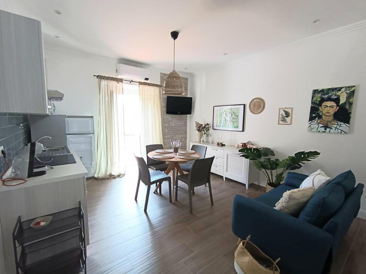 Casa Rosamari - Su Lago Di Posta Fibreno, Appartamento Con Camino Extérieur photo